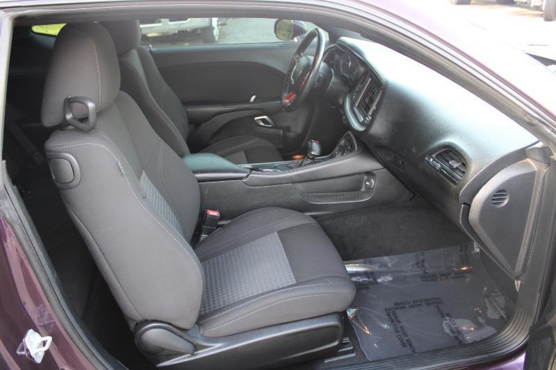 Dodge Challenger SXT RWD 2020