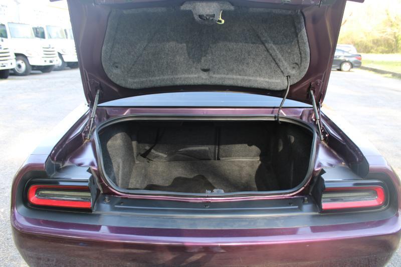 Dodge Challenger SXT RWD 2020