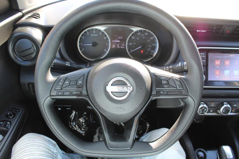 Nissan Kicks S FWD 2023