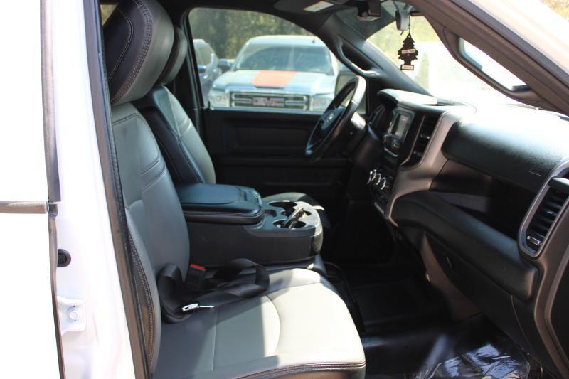 RAM 2500 Tradesman 4x2 Crew Cab 8' Box 2022