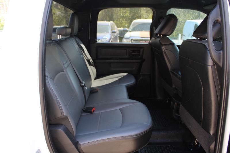 RAM 2500 Tradesman 4x2 Crew Cab 8' Box 2022