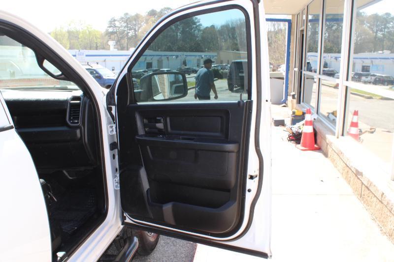 RAM 2500 Tradesman 4x2 Crew Cab 8' Box 2022