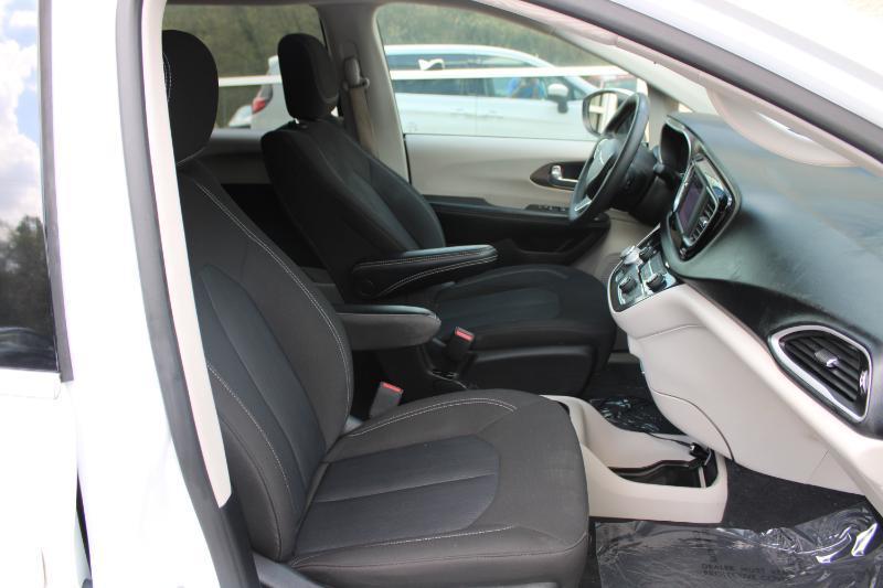 Chrysler Voyager LX FWD 2022