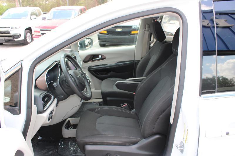 Chrysler Voyager LX FWD 2022