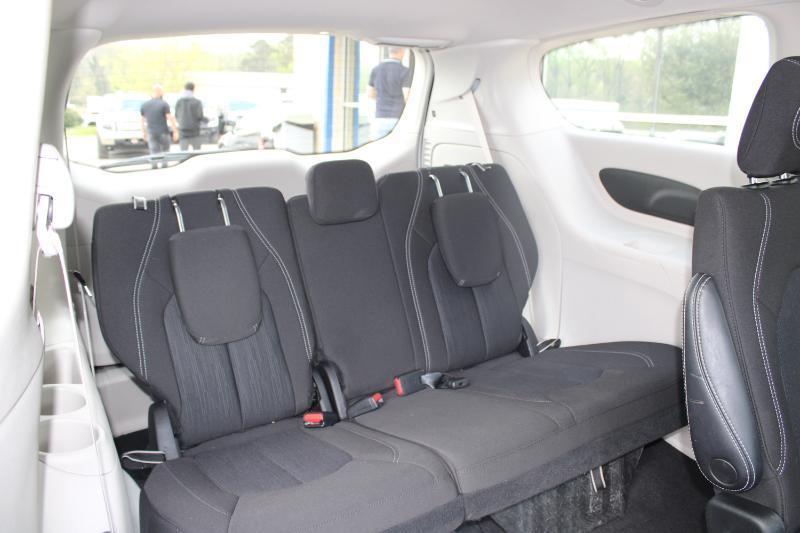 Chrysler Voyager LX FWD 2022