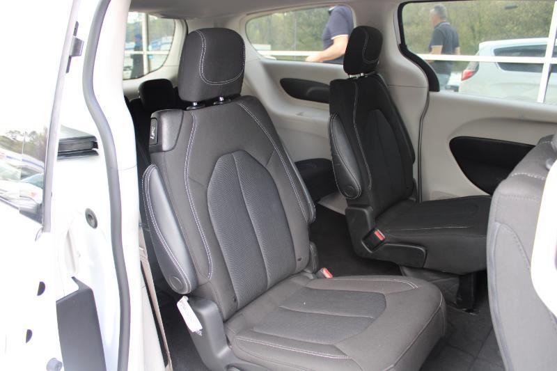 Chrysler Voyager LX FWD 2022