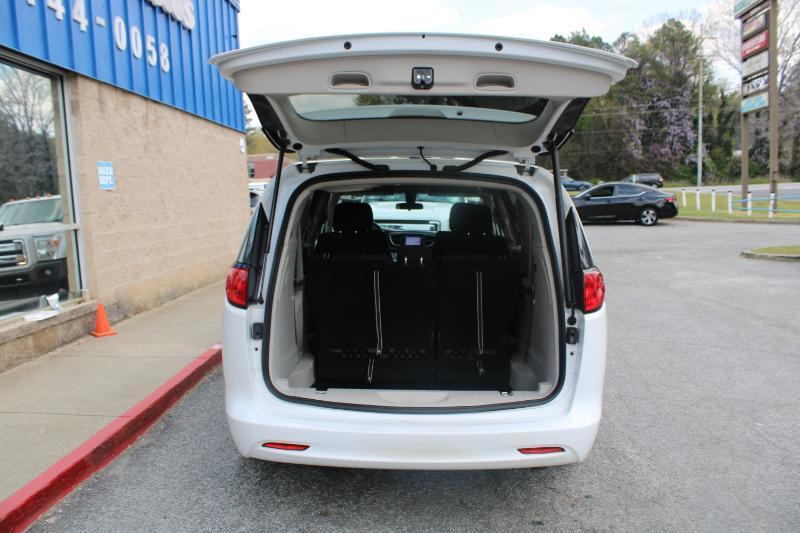 Chrysler Voyager LX FWD 2022