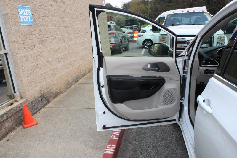 Chrysler Voyager LX FWD 2022