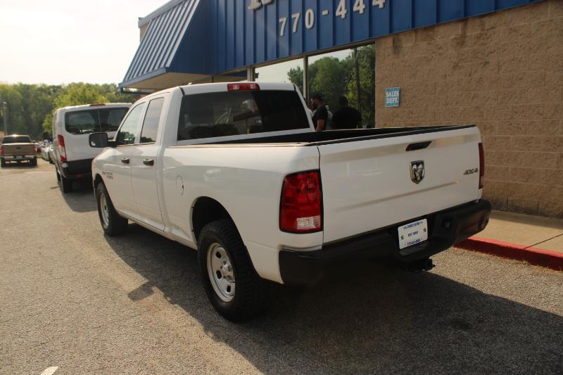 RAM 1500 4WD Quad Cab 140.5" Tradesman 2015