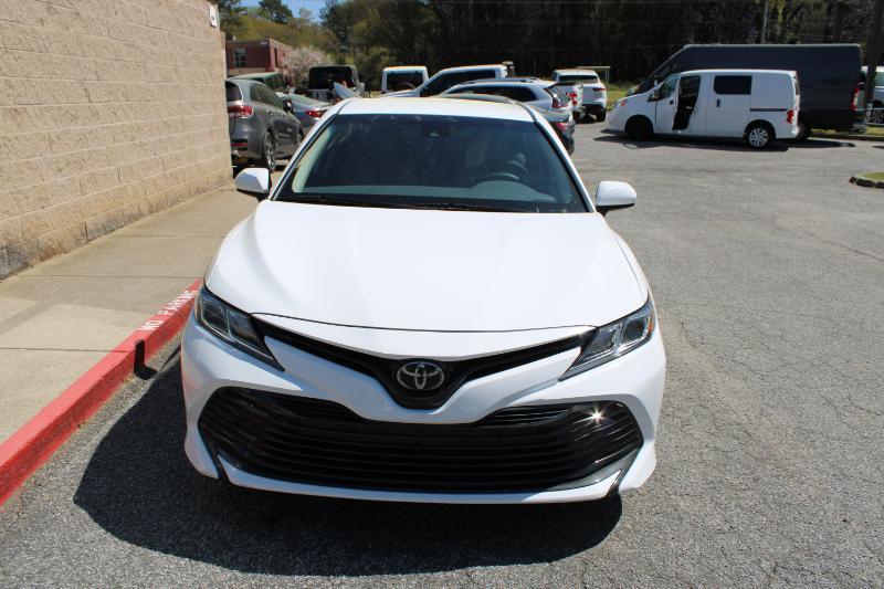 Toyota Camry LE Auto (Natl) 2019