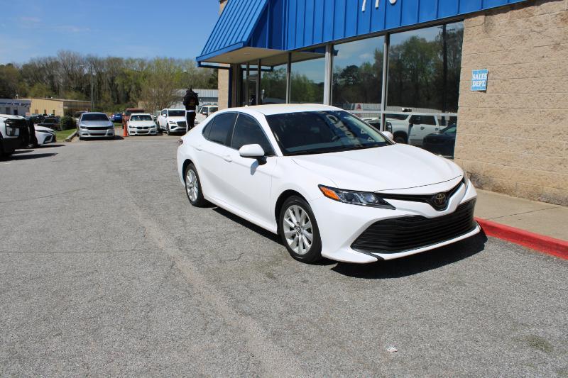 Toyota Camry LE Auto (Natl) 2019