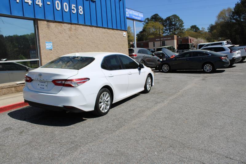 Toyota Camry LE Auto (Natl) 2019