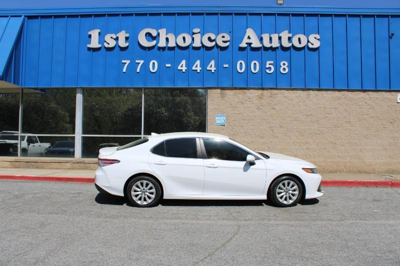 Toyota Camry LE Auto (Natl) 2019