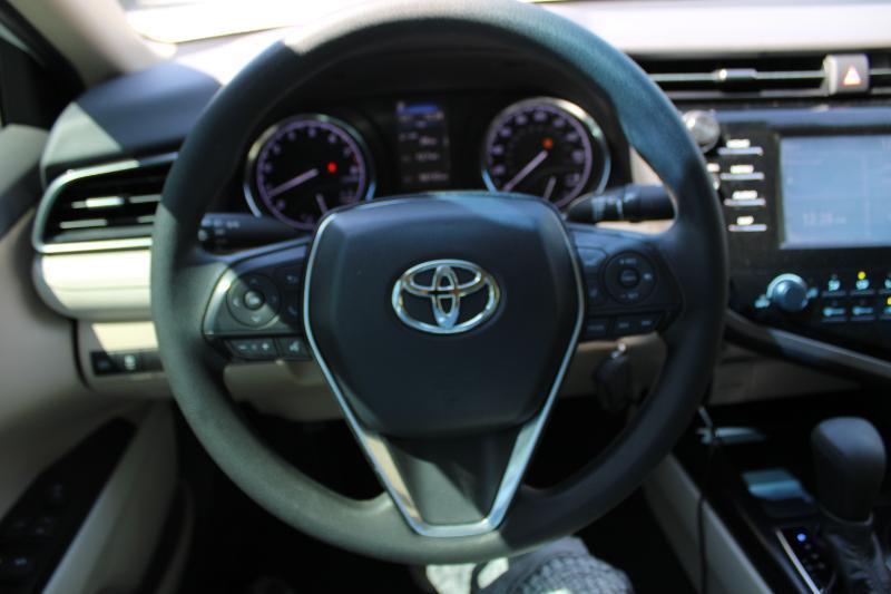 Toyota Camry LE Auto (Natl) 2019