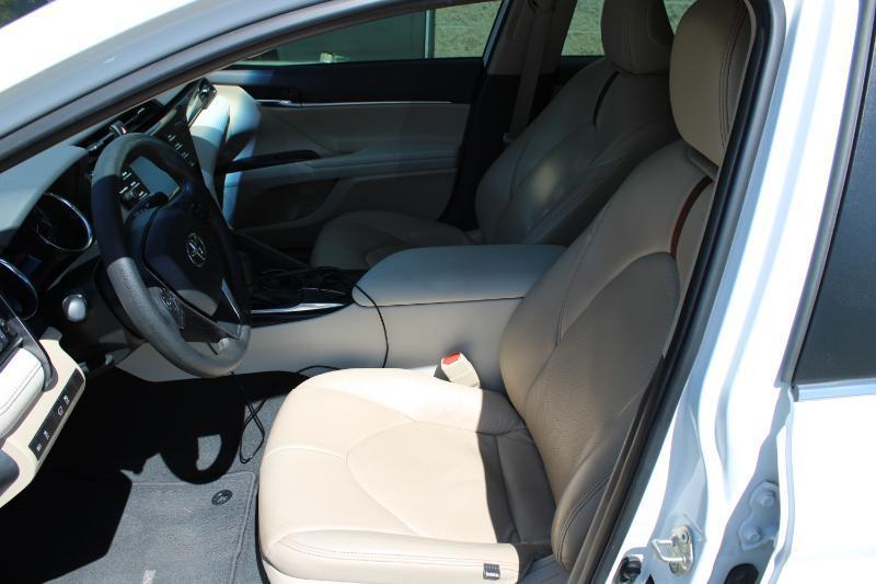 Toyota Camry LE Auto (Natl) 2019