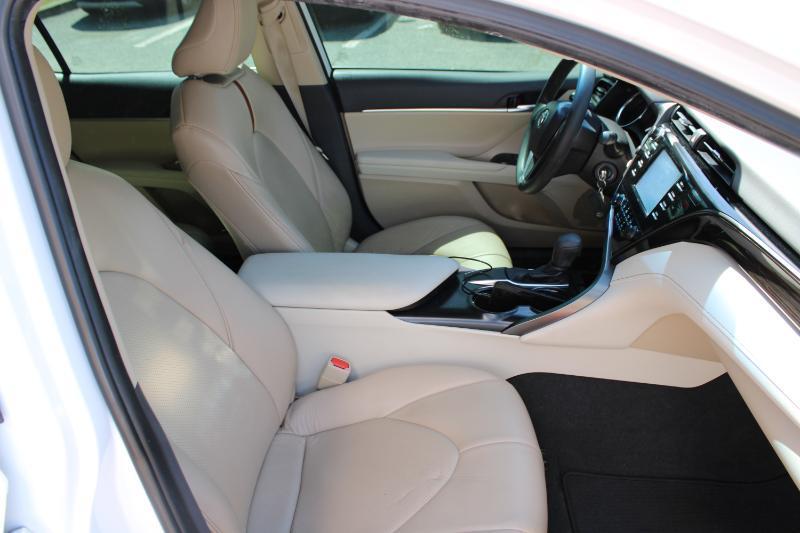 Toyota Camry LE Auto (Natl) 2019