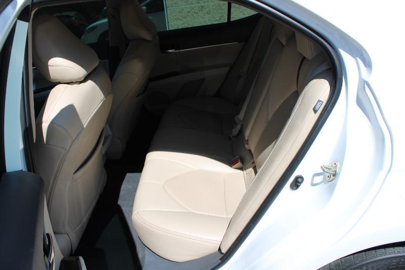 Toyota Camry LE Auto (Natl) 2019