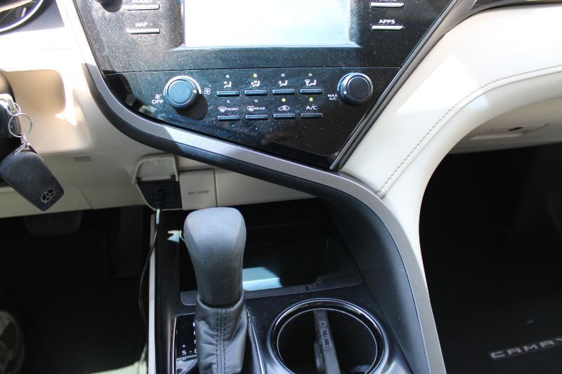 Toyota Camry LE Auto (Natl) 2019