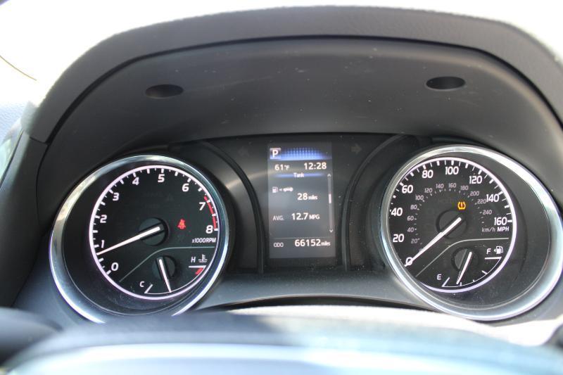 Toyota Camry LE Auto (Natl) 2019