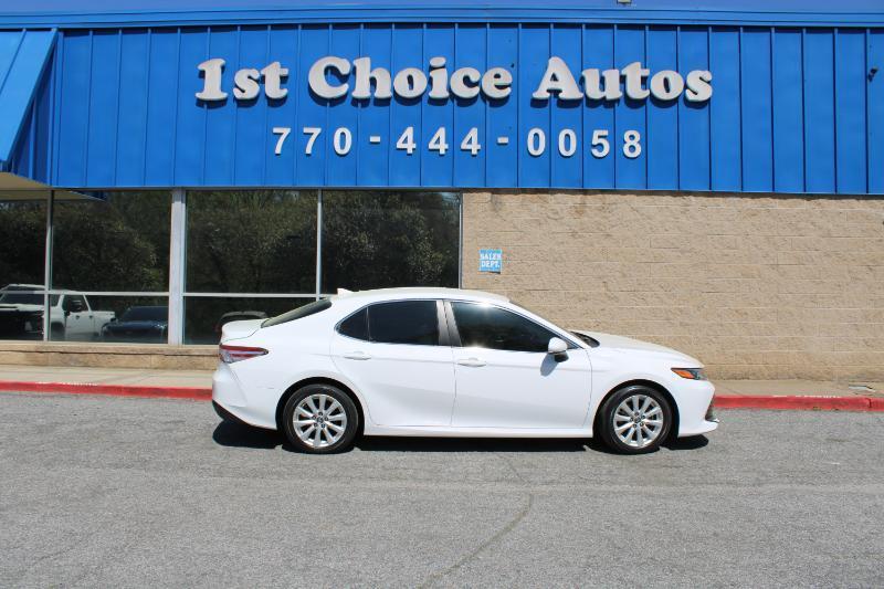 Toyota Camry LE Auto (Natl) 2019