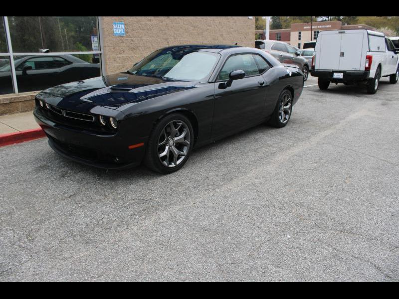 Dodge Challenger 2dr Cpe SXT Plus 2015