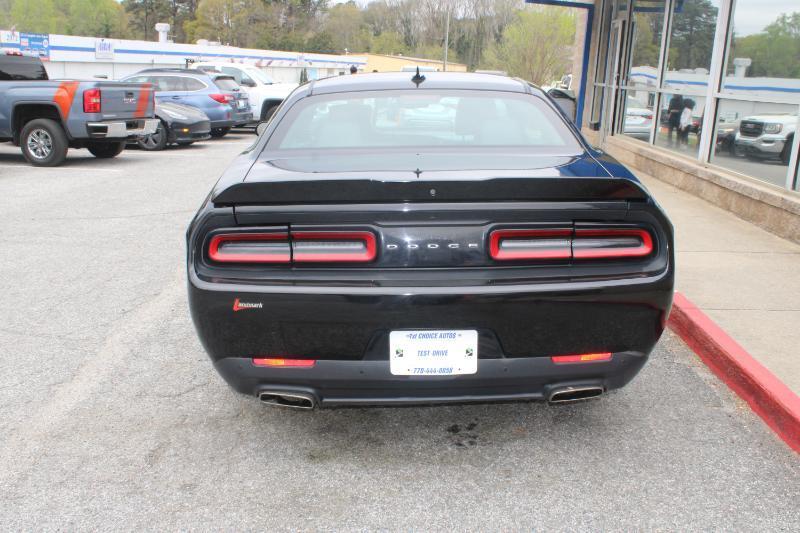 Dodge Challenger 2dr Cpe SXT Plus 2015