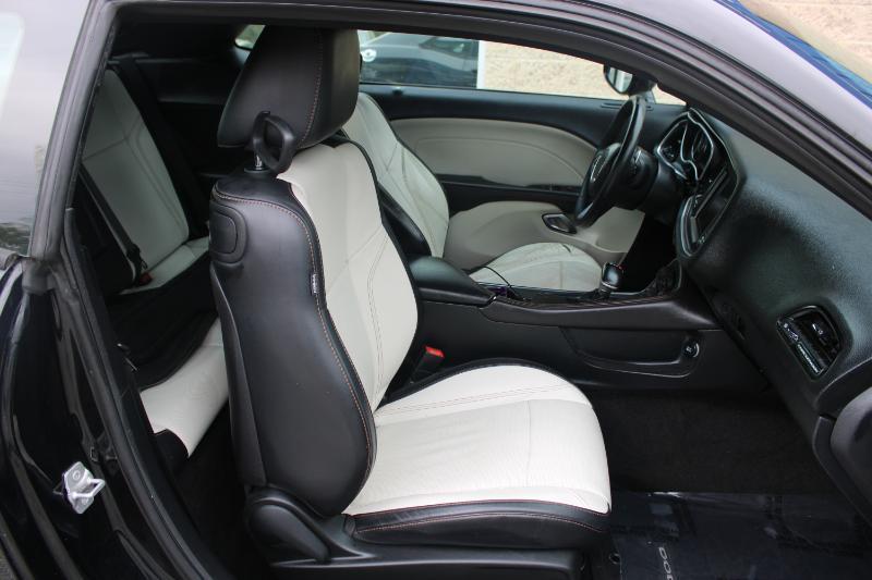 Dodge Challenger 2dr Cpe SXT Plus 2015