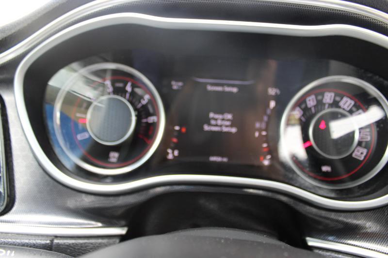 Dodge Challenger 2dr Cpe SXT Plus 2015