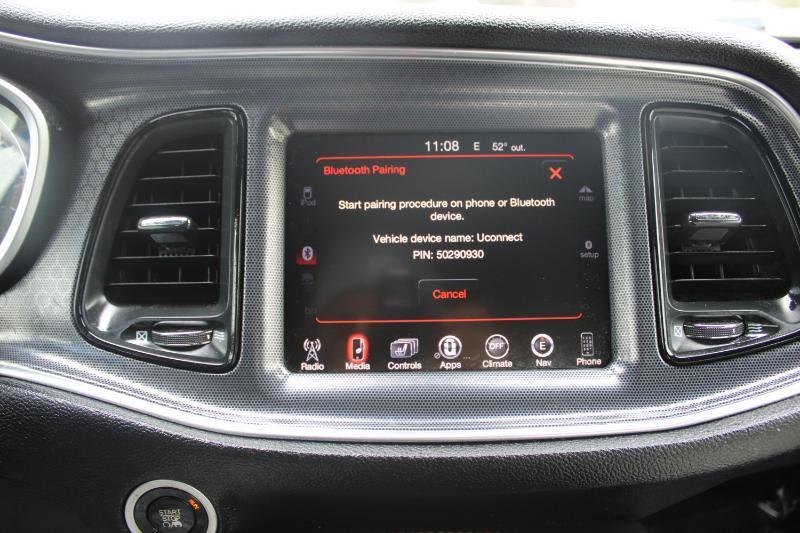 Dodge Challenger 2dr Cpe SXT Plus 2015