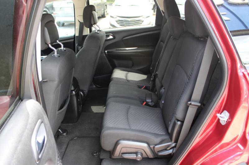 Dodge Journey FWD 4dr Mainstreet 2011