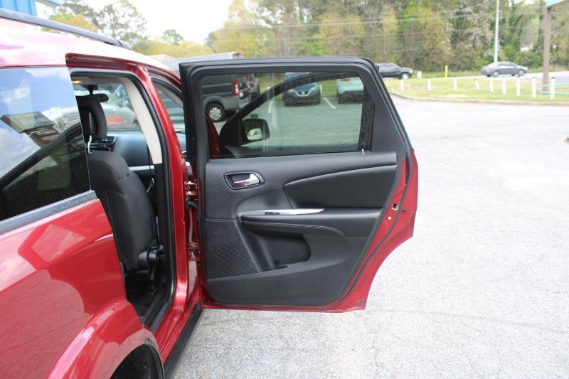 Dodge Journey FWD 4dr Mainstreet 2011