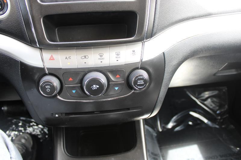 Dodge Journey FWD 4dr Mainstreet 2011