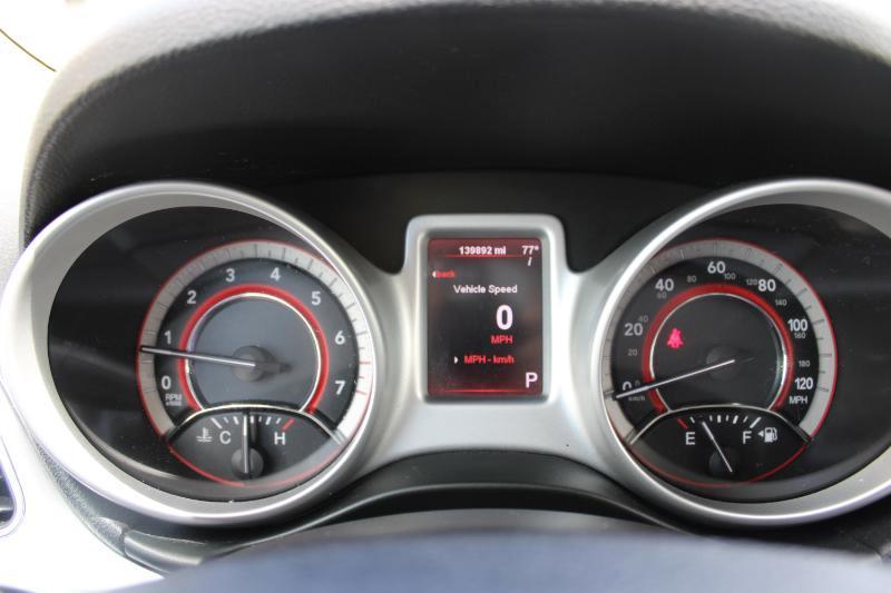 Dodge Journey FWD 4dr Mainstreet 2011