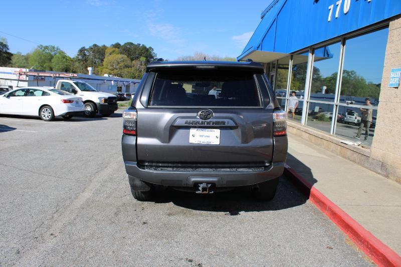 Toyota 4Runner SR5 Premium 2WD (Natl) 2020