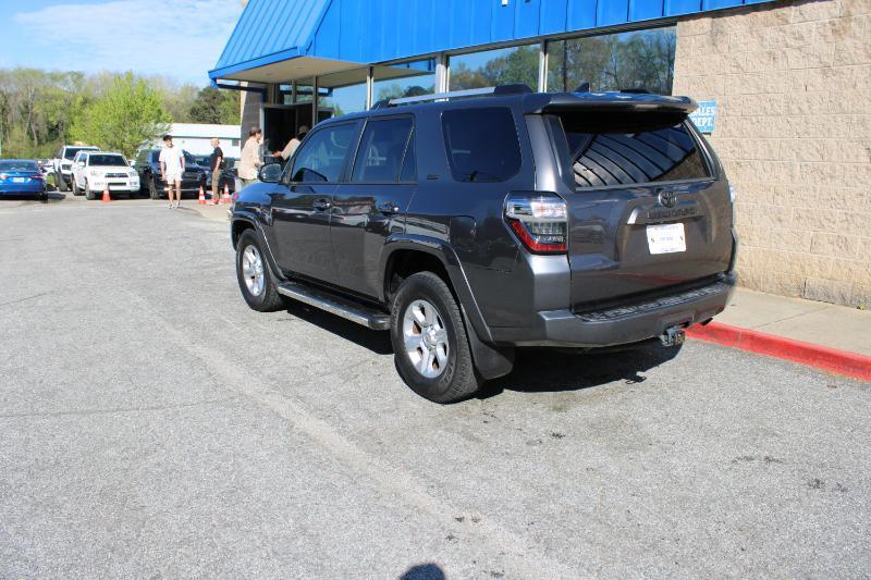 Toyota 4Runner SR5 Premium 2WD (Natl) 2020