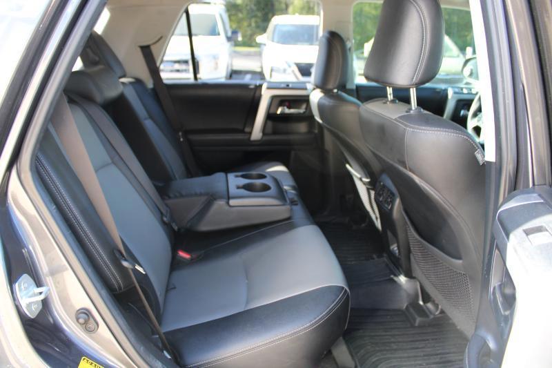 Toyota 4Runner SR5 Premium 2WD (Natl) 2020