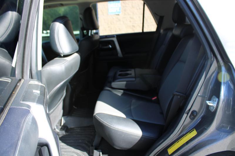 Toyota 4Runner SR5 Premium 2WD (Natl) 2020