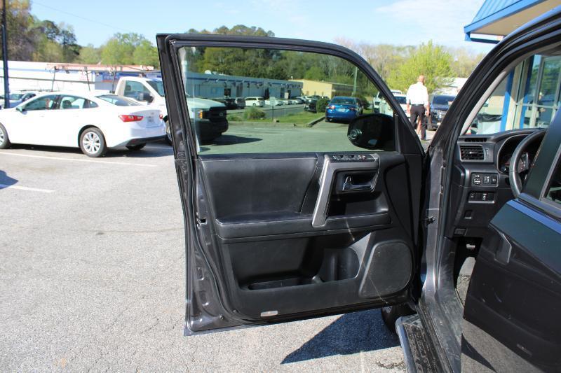 Toyota 4Runner SR5 Premium 2WD (Natl) 2020
