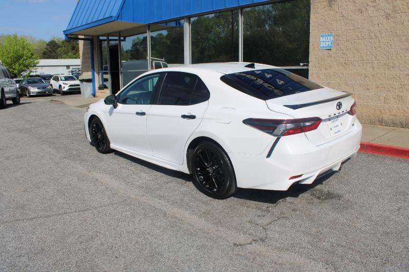 Toyota Camry SE Auto (Natl) 2022