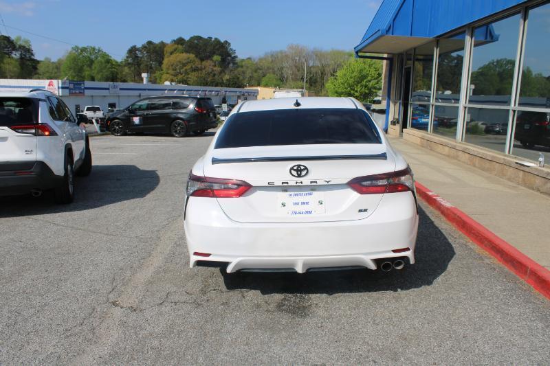 Toyota Camry SE Auto (Natl) 2022