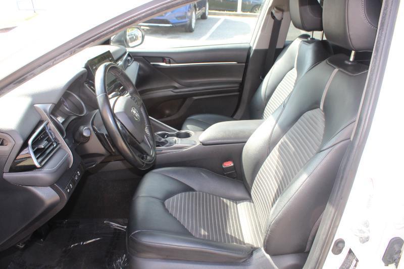 Toyota Camry SE Auto (Natl) 2022