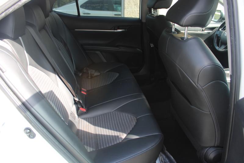 Toyota Camry SE Auto (Natl) 2022