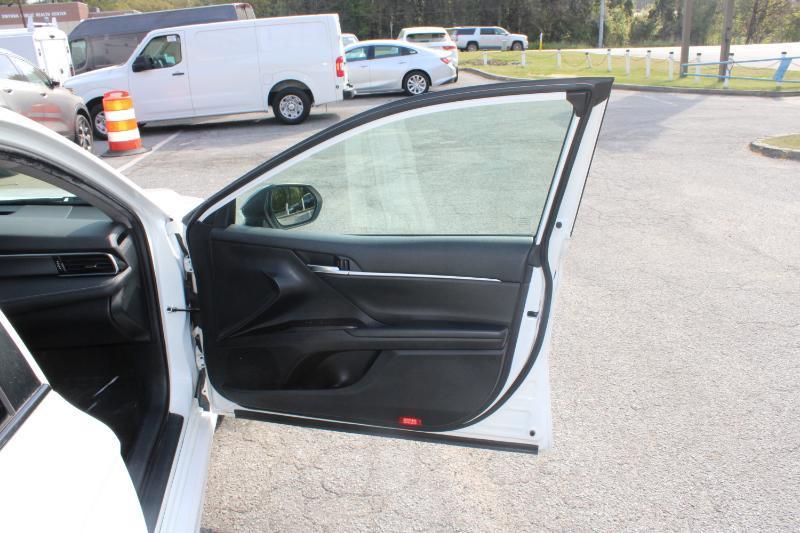 Toyota Camry SE Auto (Natl) 2022