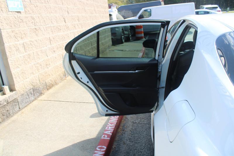 Toyota Camry SE Auto (Natl) 2022