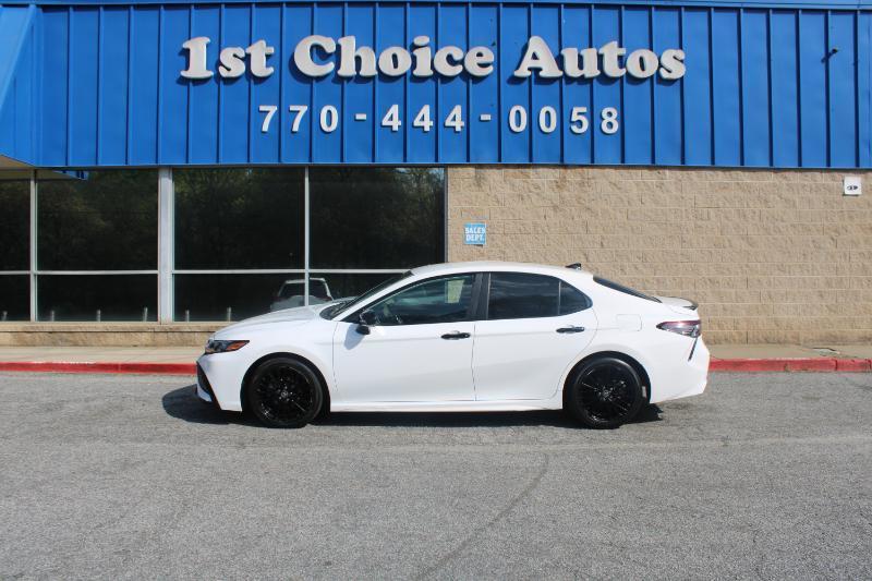 Toyota Camry SE Auto (Natl) 2022