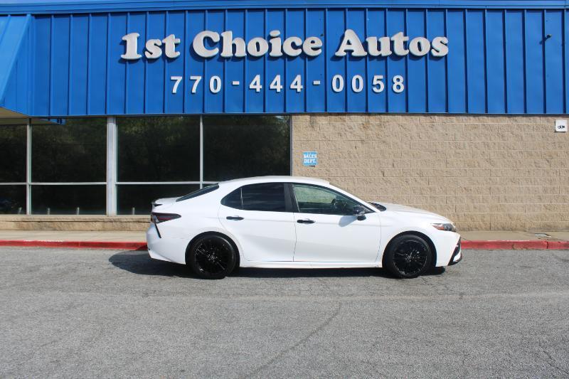 Toyota Camry SE Auto (Natl) 2022