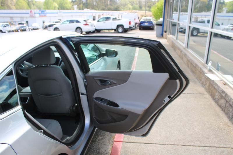 Chevrolet Malibu 4dr Sdn LT 2021