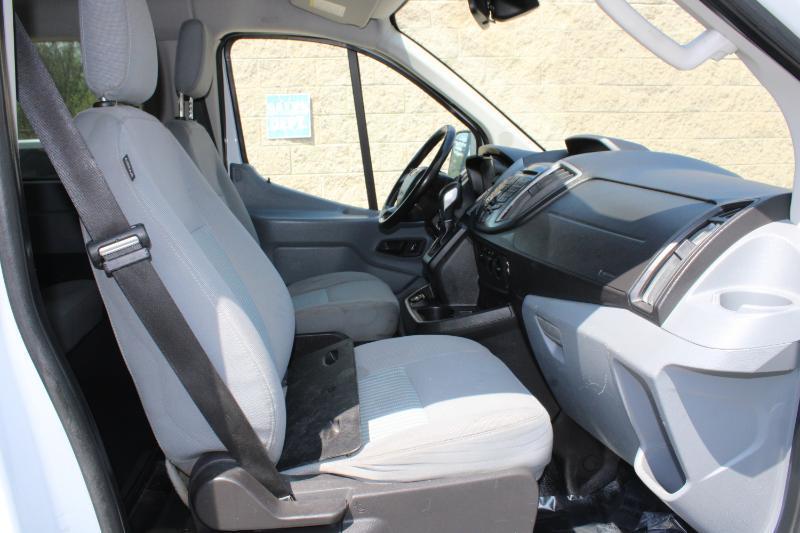 Ford Transit Wagon T-350 148" Low Roof XLT Swing-Out RH Dr 2017