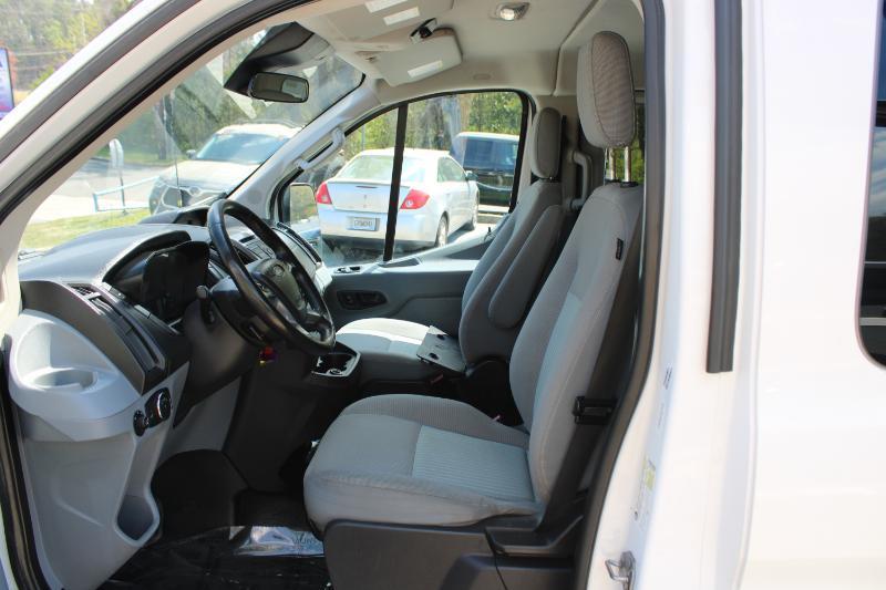 Ford Transit Wagon T-350 148" Low Roof XLT Swing-Out RH Dr 2017