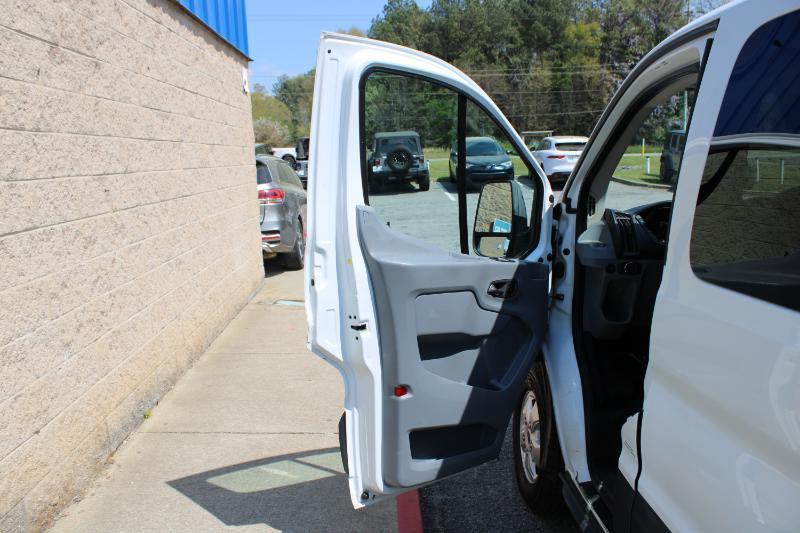 Ford Transit Wagon T-350 148" Low Roof XLT Swing-Out RH Dr 2017